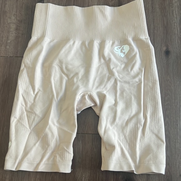 Woman’s best three-piece set - Picture 5 of 5